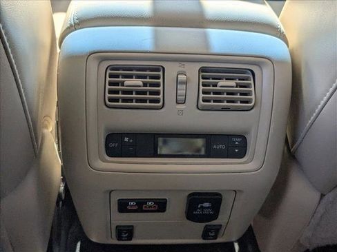 Used 2019 Nissan Pathfinder SL image 17