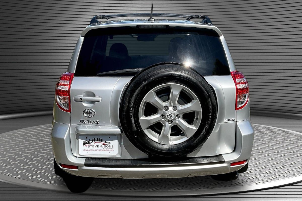 Used 2011 Toyota RAV4 Limited AWD/4WD image 5