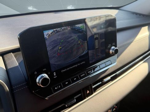 Used 2023 Mitsubishi Outlander SE image 28