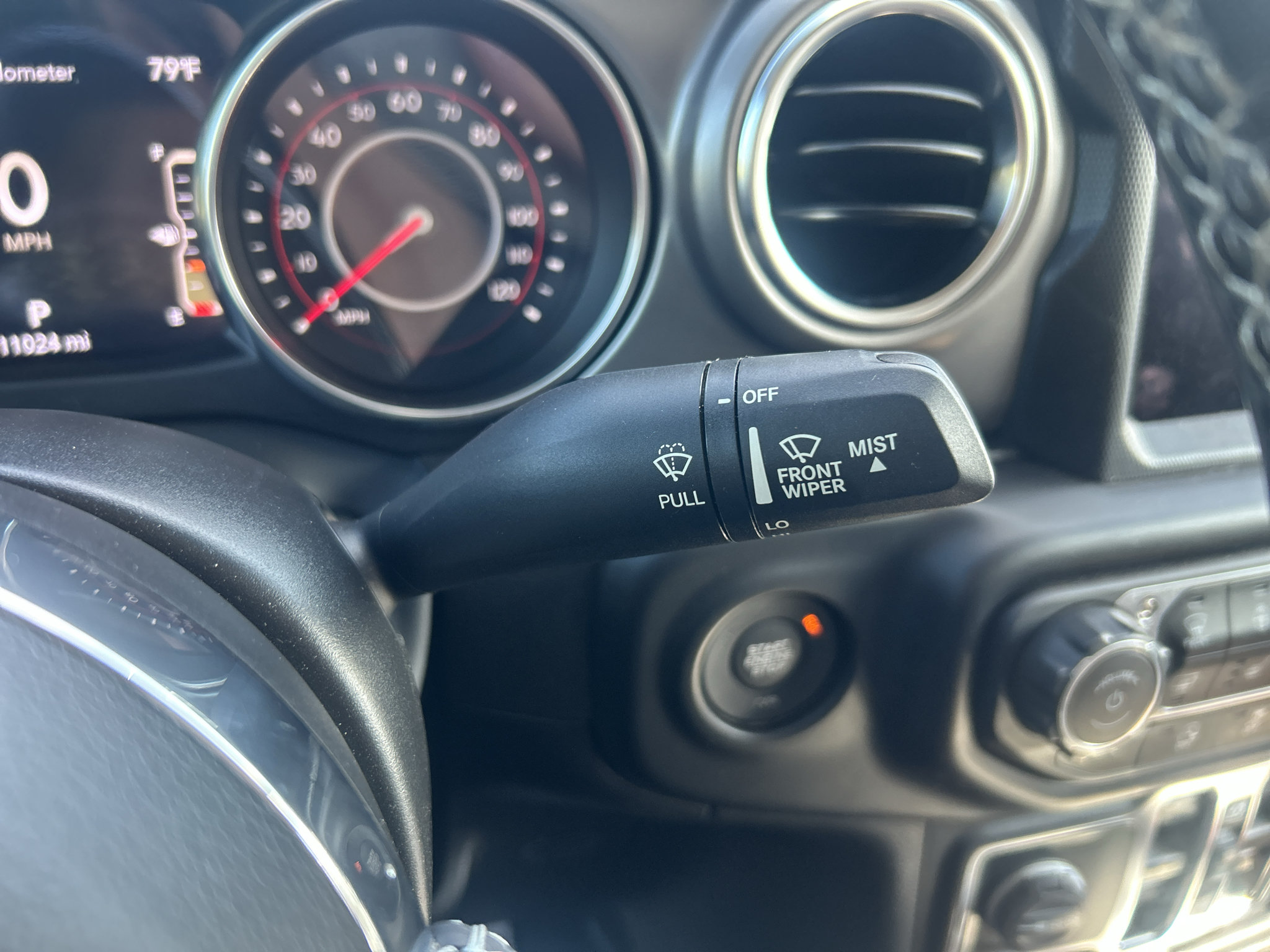 Used 2022 Jeep Gladiator Rubicon w/ LED Lighting Group AWD/4WD image 17