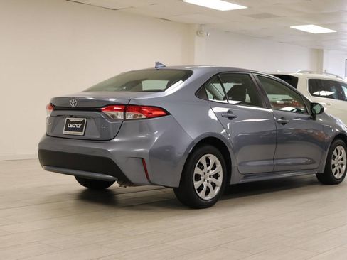 Used 2022 Toyota Corolla LE image 5