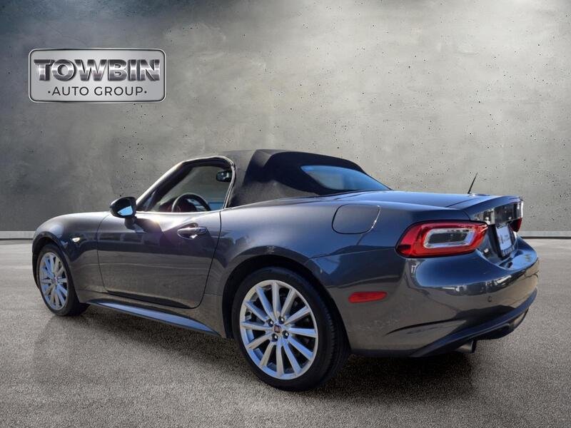 Used 2017 FIAT 124 Spider Lusso RWD image 6