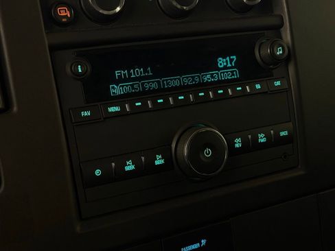 Used 2024 GMC Savana 2500 w/ Driver Convenience Package image 18