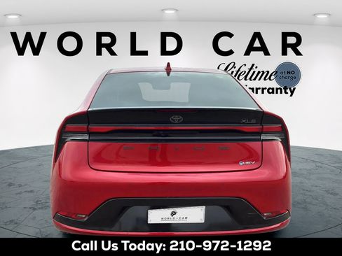 Used 2024 Toyota Prius XLE FWD image 6