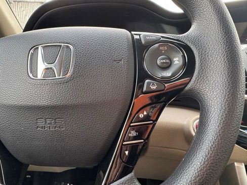 Used 2017 Honda Accord Hybrid Sedan image 20