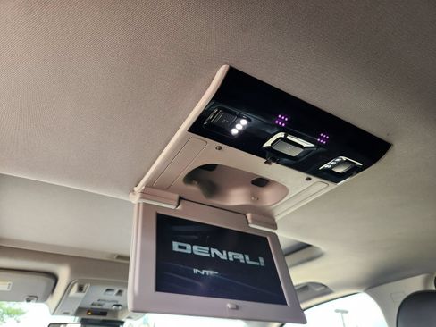 Used 2020 GMC Yukon Denali w/ Denali Ultimate Package AWD/4WD image 29