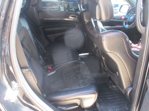 Used 2017 Jeep Grand Cherokee Trailhawk AWD/4WD image 10