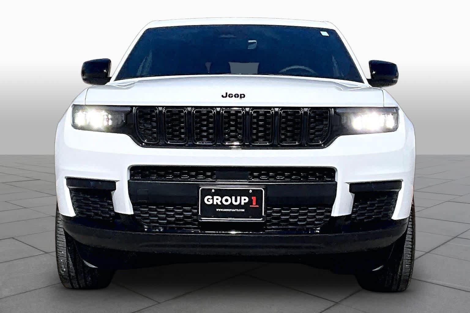 Used 2025 Jeep Grand Cherokee L Altitude RWD image 4
