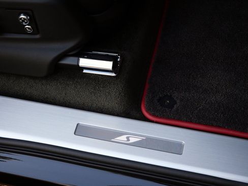 Used 2022 Bentley Bentayga image 26