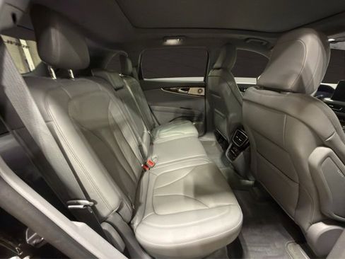 Used 2023 Lincoln Nautilus Reserve w/ Equipment Group 202A image 19