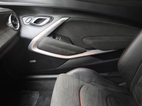 Used 2021 Chevrolet Camaro ZL1 RWD image 13