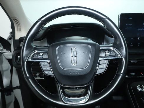 Used 2022 Lincoln Nautilus Reserve image 22