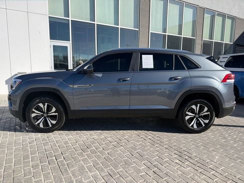 Certified 2024 Volkswagen Atlas Cross Sport SE image 3