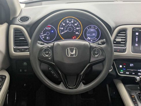 Used 2018 Honda HR-V EX image 24