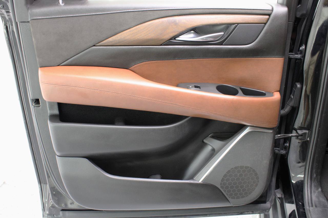 Used 2019 Cadillac Escalade ESV Luxury RWD image 43