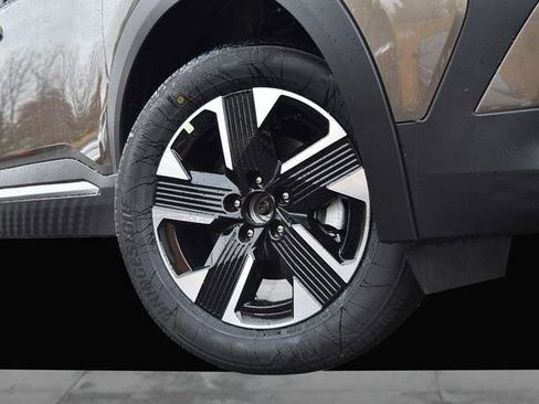 New 2026 Nissan Kicks SV w/ SV Premium Package image 3