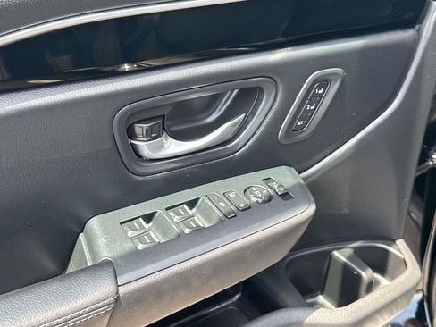 Certified 2025 Honda Pilot EX-L image 16
