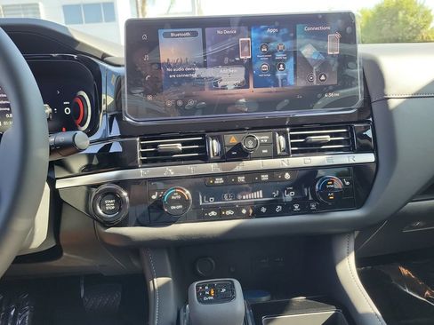 New 2026 Nissan Pathfinder SL FWD image 9