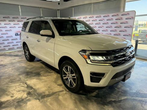 Used 2024 Ford Expedition Limited AWD/4WD image 5
