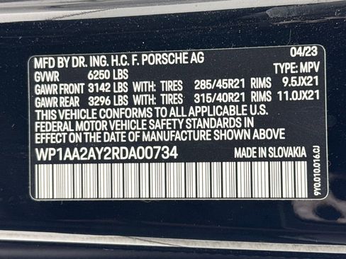 Certified 2024 Porsche Cayenne AWD/4WD image 33