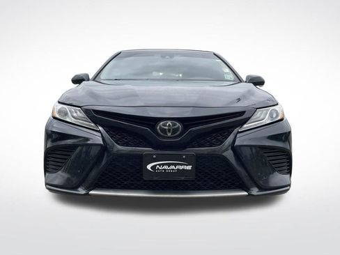 Used 2020 Toyota Camry XSE image 3
