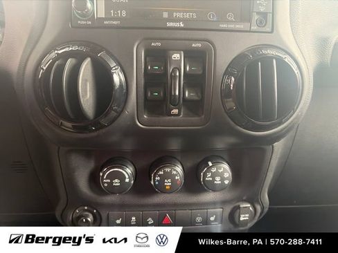 Used 2016 Jeep Wrangler Unlimited Sahara AWD/4WD image 12