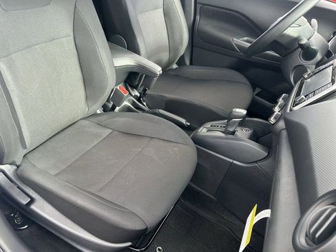 New 2025 Nissan Kicks Play S image 8