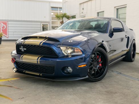 Used 2012 Ford Mustang Shelby GT500 w/ SVT Performance Pkg image 4