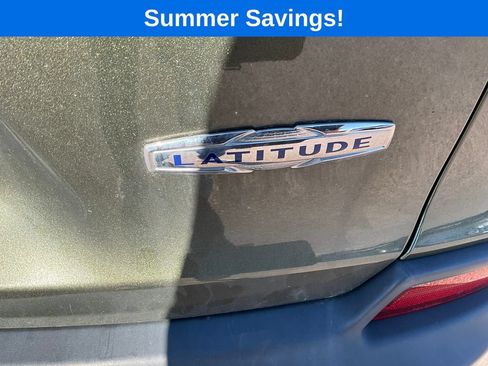 Used 2019 Jeep Cherokee Latitude Plus AWD/4WD image 17