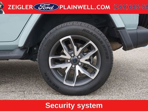 Used 2024 Jeep Wrangler Unlimited AWD/4WD image 9