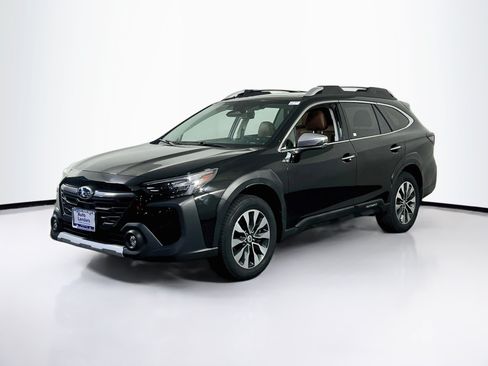 Used 2023 Subaru Outback Touring AWD/4WD image 1