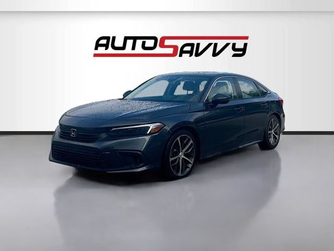 Used 2023 Honda Civic Touring image 3