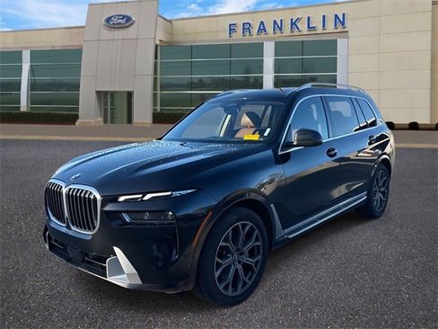 Used 2023 BMW X7 xDrive40i w/ Executive Package image 3