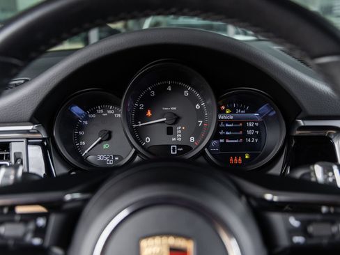 Certified 2024 Porsche Macan AWD/4WD image 26