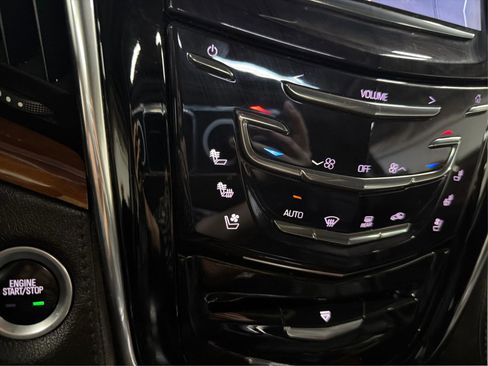 Used 2015 Cadillac Escalade Premium image 34