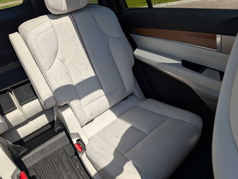Used 2026 Cadillac Vistiq Luxury w/ LPO, Floor Liner Package AWD/4WD image 16