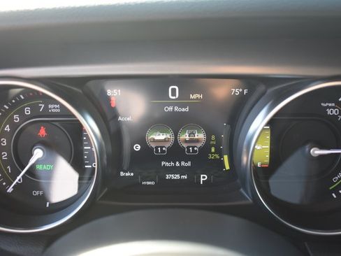 Used 2023 Jeep Wrangler Unlimited w/ Cold Weather Group AWD/4WD image 23