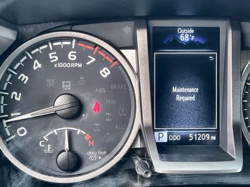 Used 2021 Toyota Tacoma SR5 w/ Trail Edition image 19