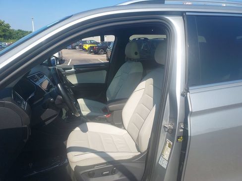 Used 2020 Volkswagen Tiguan SEL Premium R-Line AWD/4WD image 30
