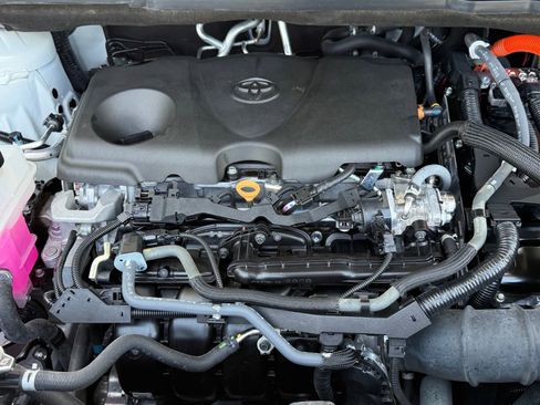 Used 2023 Toyota Sienna XSE AWD/4WD image 44
