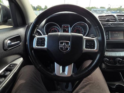 Used 2014 Dodge Journey SXT image 17