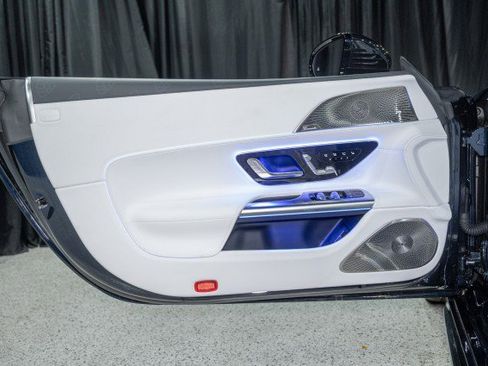 New 2026 Mercedes-Benz Maybach SL 680 image 10