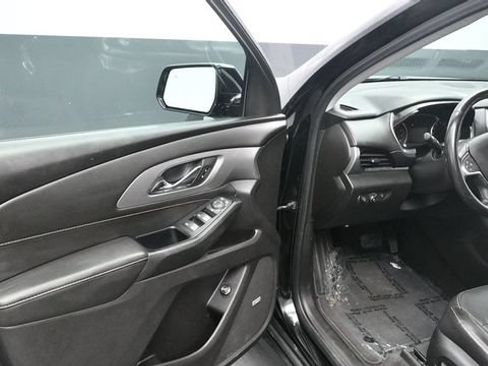 Used 2019 Chevrolet Traverse LT w/ LT Premium Package AWD/4WD image 18