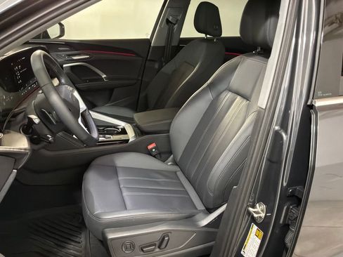Used 2025 Audi Q5 Premium Plus w/ Premium Plus image 7
