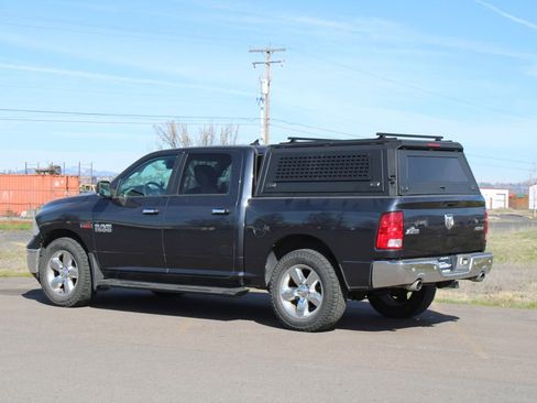 Used 2017 RAM 1500 Big Horn image 3