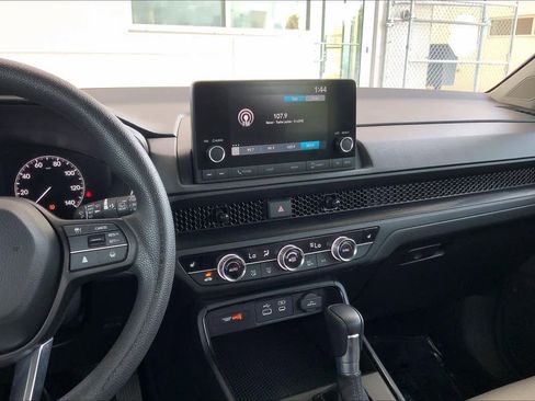 Used 2025 Honda CR-V EX image 7