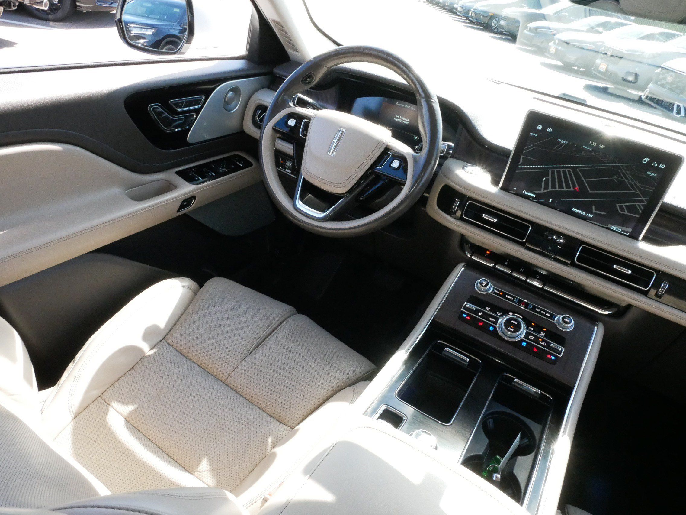 Used 2022 Lincoln Aviator Reserve w/ Equipment Group 201A AWD/4WD image 9