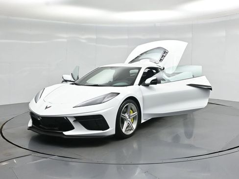 Used 2023 Chevrolet Corvette Stingray Preferred Cpe w/ Z51 Performance Package RWD image 22