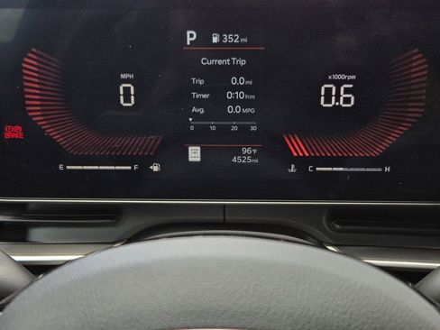 New 2026 Kia Carnival FWD image 13