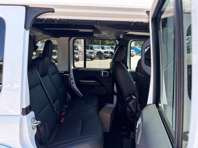 New 2027 Jeep Wrangler Unlimited Sahara AWD/4WD image 31